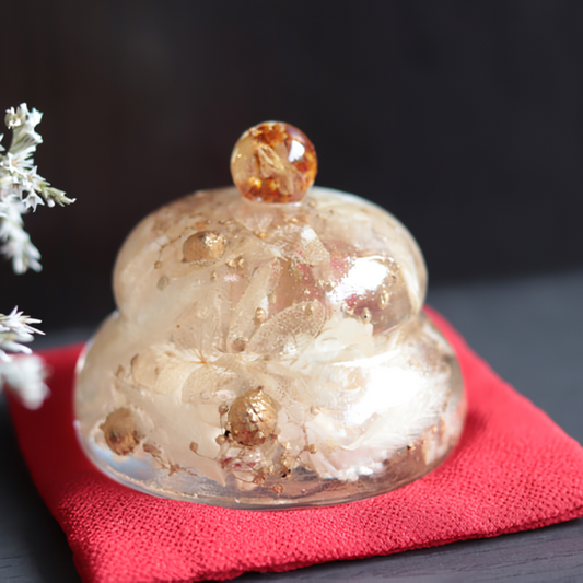 "Trapped flowers" Chewy hand-sized Kagami mochi * Hardening herbarium